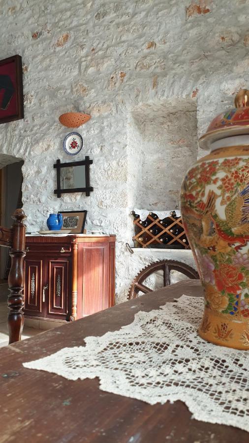 Traditional Seafront Apartment 시미 외부 사진