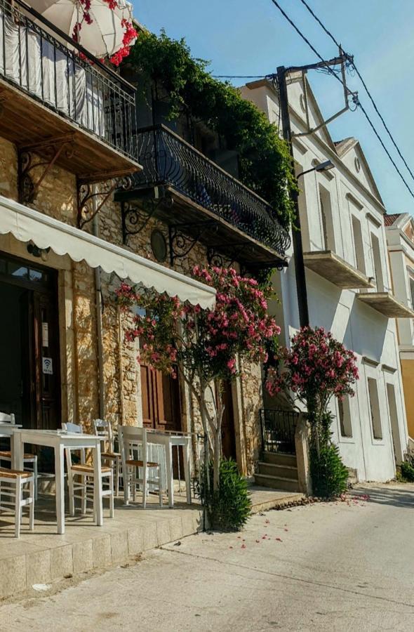 Traditional Seafront Apartment 시미 외부 사진