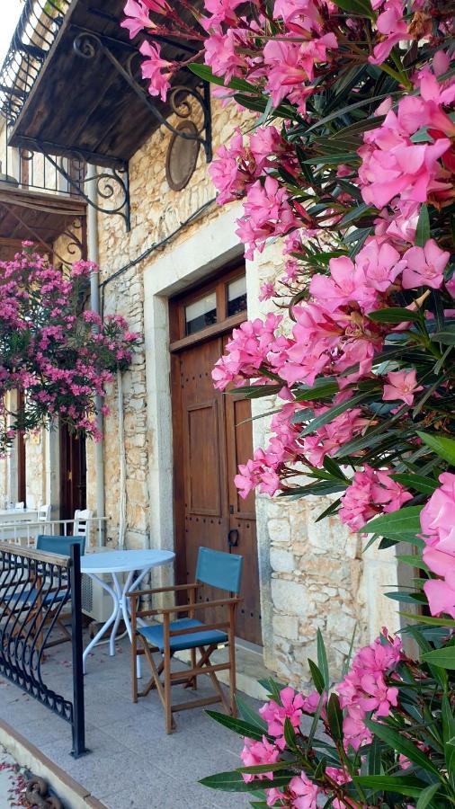 Traditional Seafront Apartment 시미 외부 사진